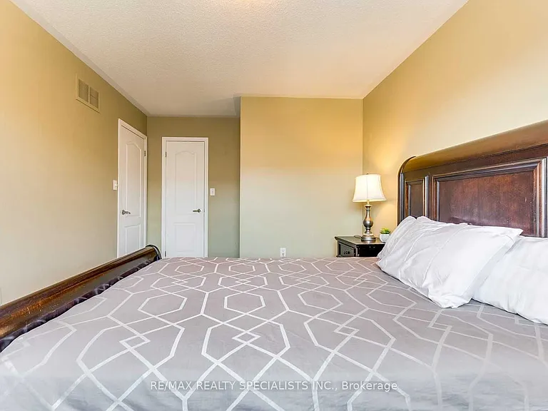 2979 Garnethill Way — Photo 14