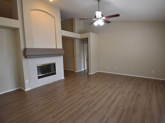 3rd image of 3664 E Vaughn Ave