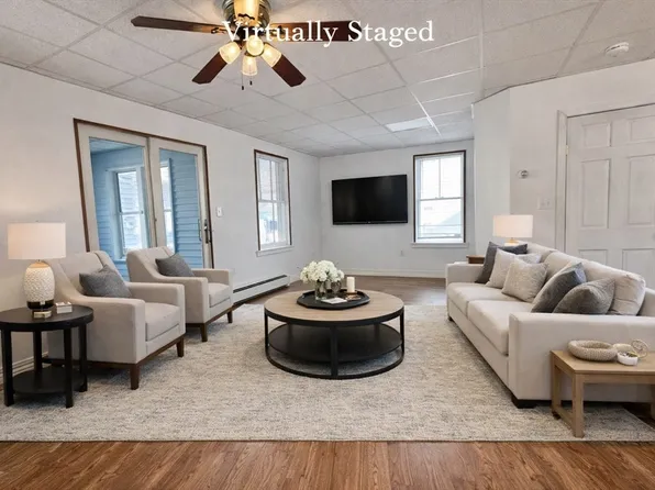 30 Broad St, Fall River, MA 02724