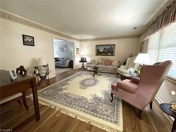 3rd image of 5901 Spanish Oak Dr