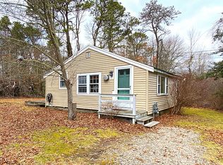 195 Dunns Pond Rd, Hyannis, MA 02601