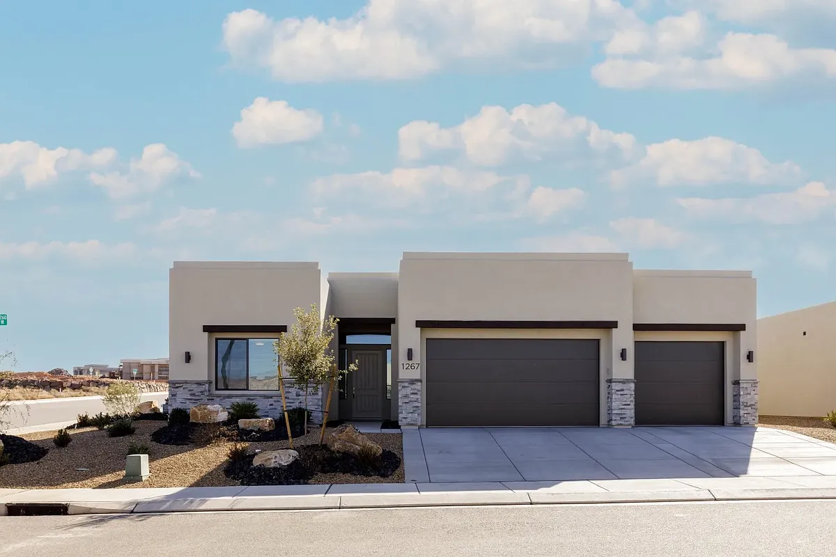 Building Photo - 1267 E Pocket Mesa Dr #350