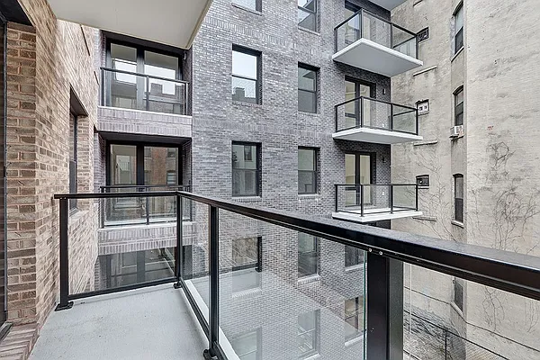 Rented by REZI | media 21