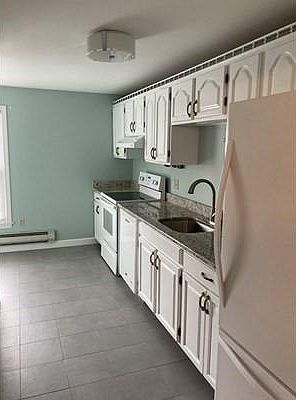 3rd image of 36 Essex Green Ln #C