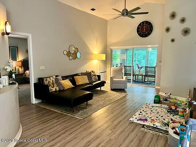 3 bed, 2.0 bath, 1933 sqft, $2,800 — Photo 4