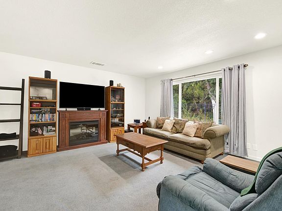 5th image of 707 Linwood Street
