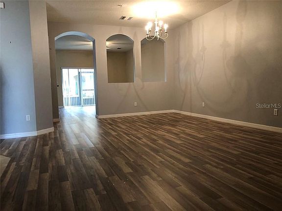 4th image of 2860 Oakwater Dr