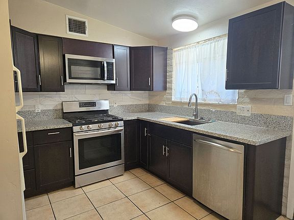 3rd image of 1205-1233 W Cedar St #1215