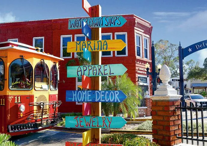 Downtown Dunedin is so wonderful. Great brunch spots,, shopping, marina, and the home to many festivals. It has a Scottish origin and is so much fun to go for the day!