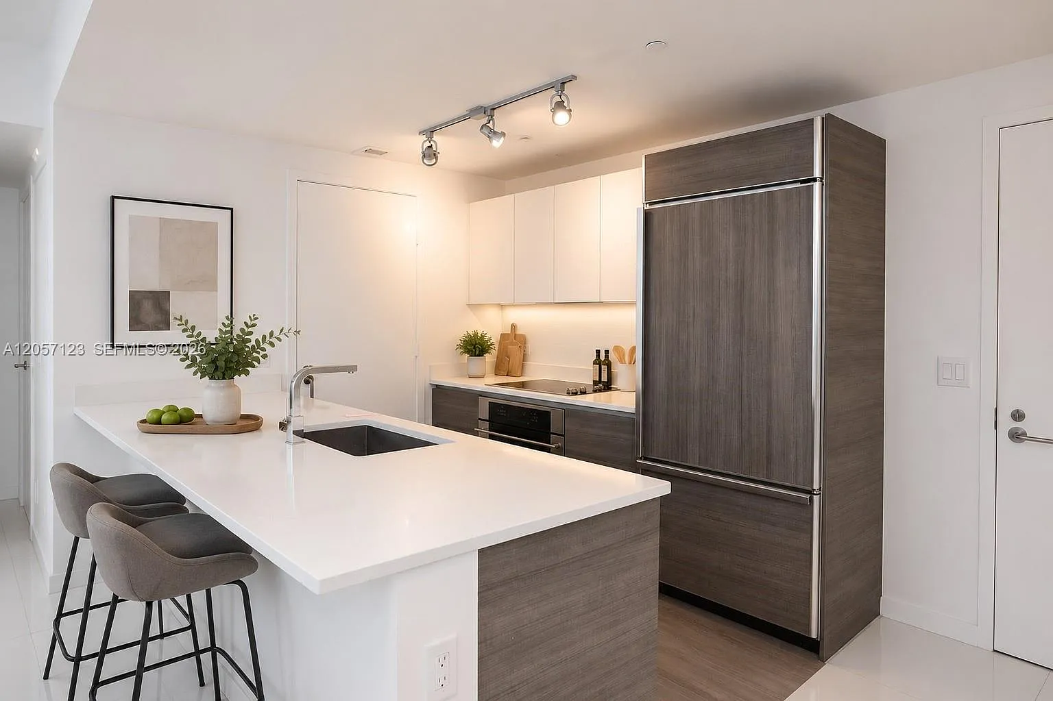 1100 Millecento Residence — Photo 2