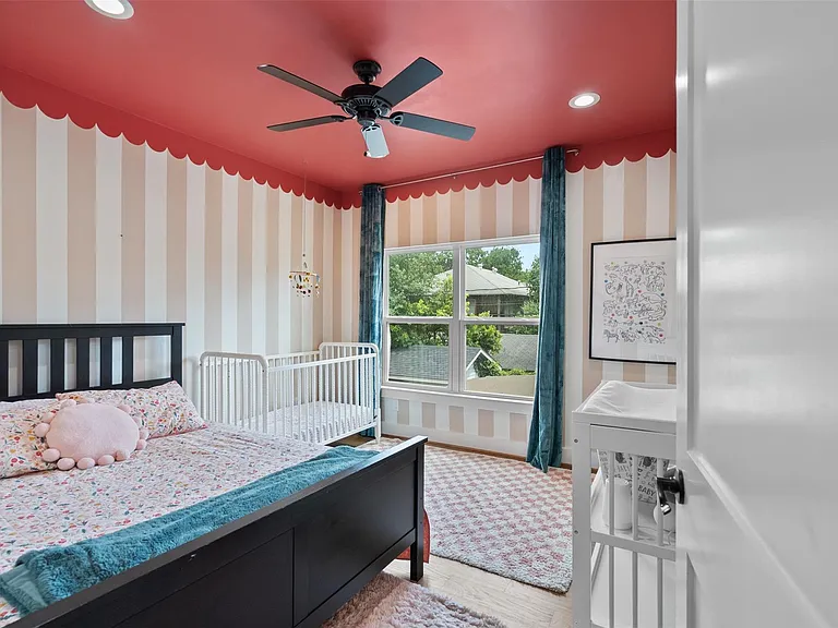 4503 McKinney St — Photo 24