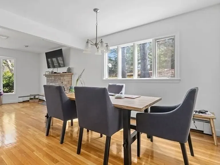 608 Beacon St — Photo 5
