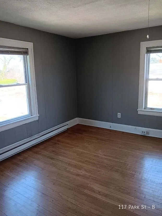 2 Bed 1 Bath Apartment Available! — Photo 2
