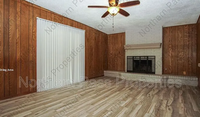 9304 Lait Dr — Photo 3