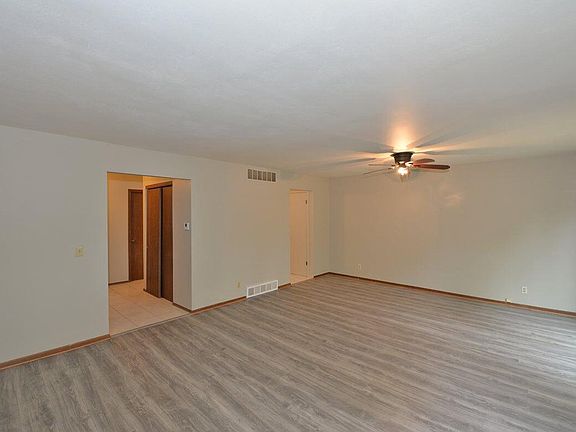 5th image of 5616 Cambridge LANE #5