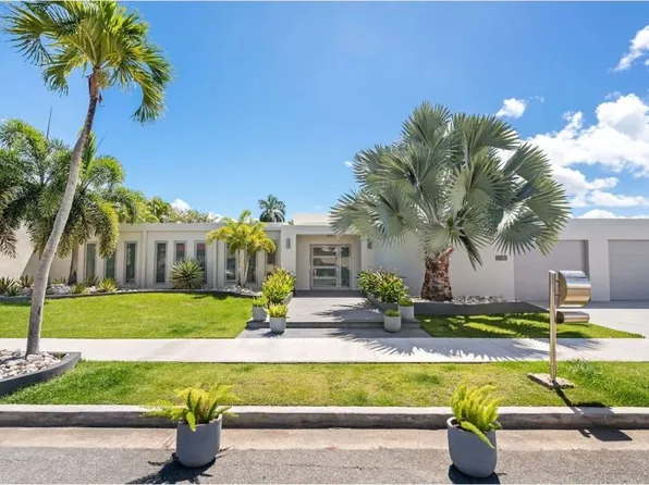 Urb Vistamar Marina Oeste Ave #B-1, Carolina, PR 00983