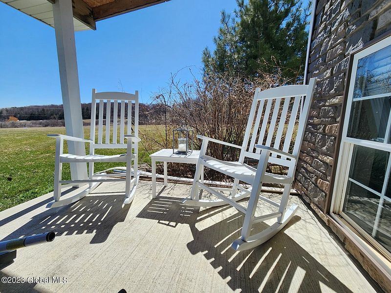 4th image of 437 Lykers Road