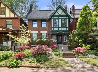 6124 Westminster Pl, Saint Louis, MO 63112
