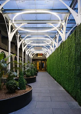 Rented by R New York | media 18