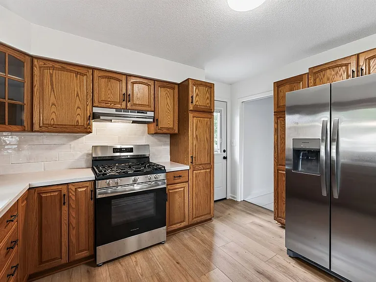 2036 Coral Ln — Photo 10