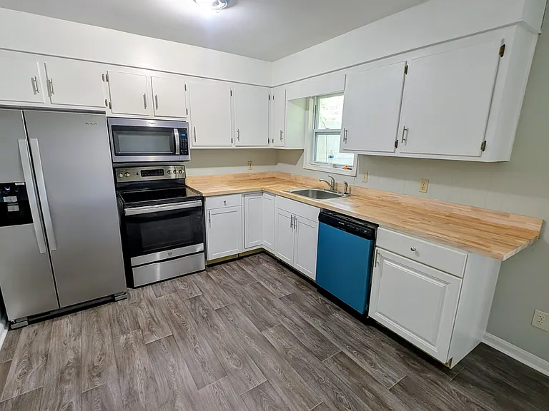 213 Paw Path Ln — Photo 2