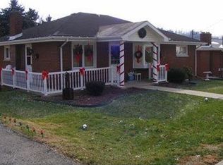 14 Delrose Dr, Monessen, PA 15062
