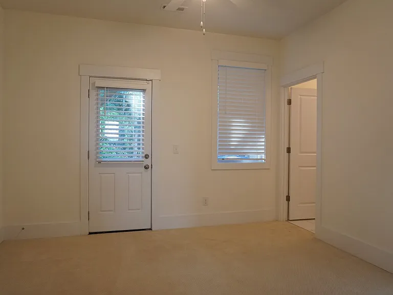4032 Tamarisk Ln — Photo 7