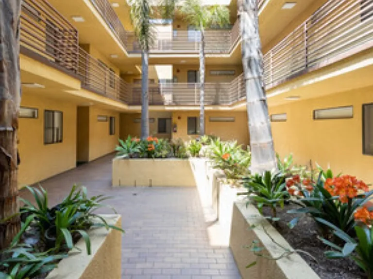 The Courtyard Apartments — Photo 1