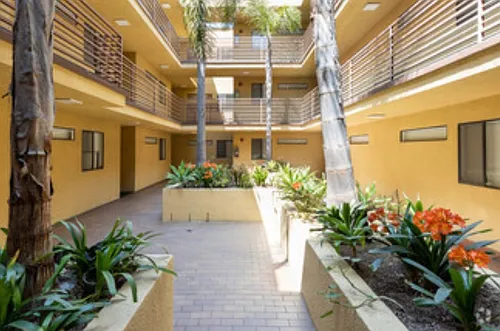 The Courtyard Apartments Photo 1