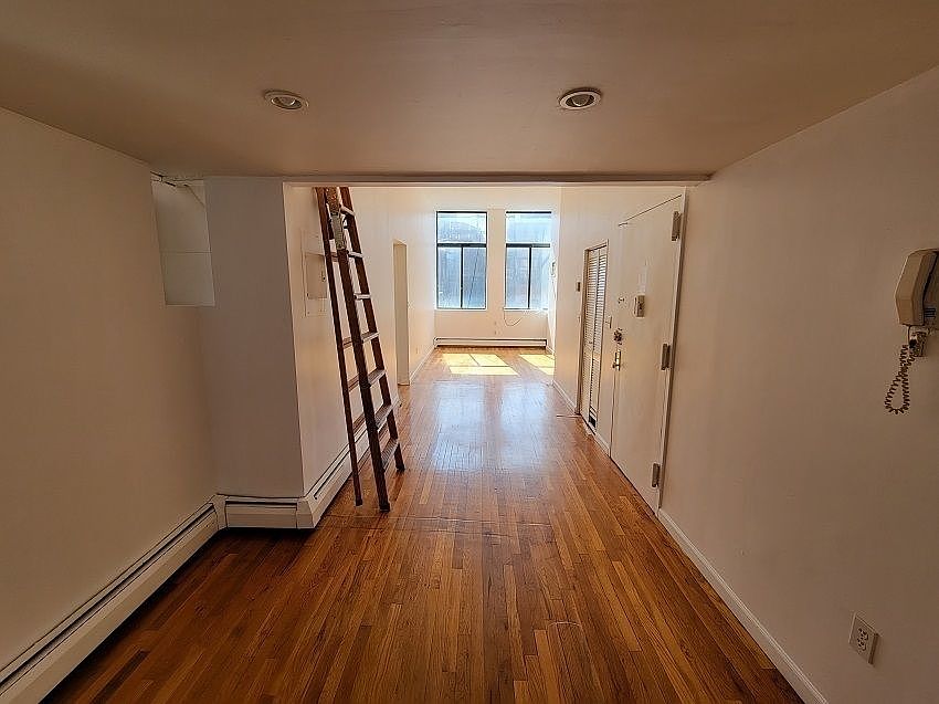 1st image of 165 Henry St APT 605