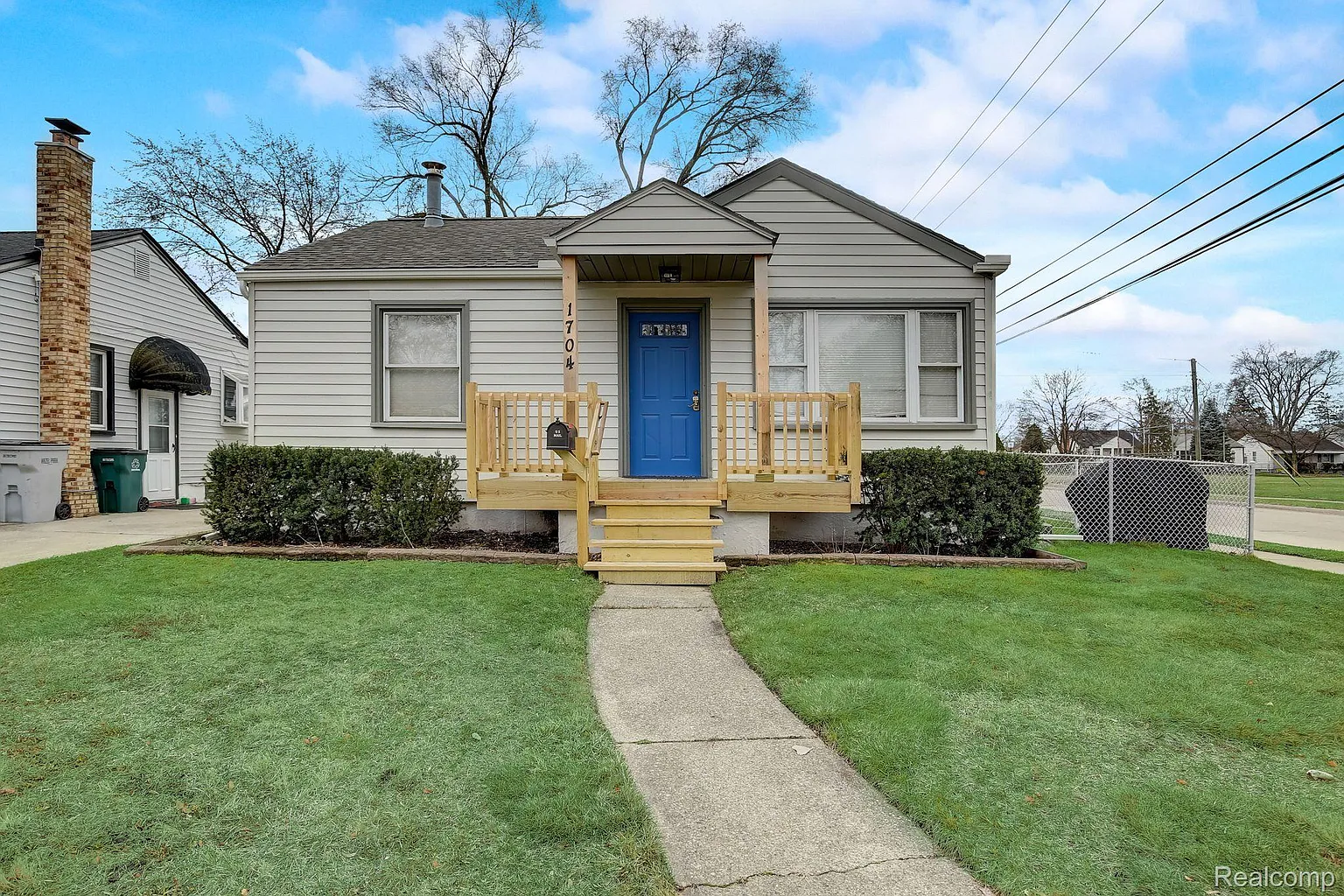 1704 E Milton Ave photo 1