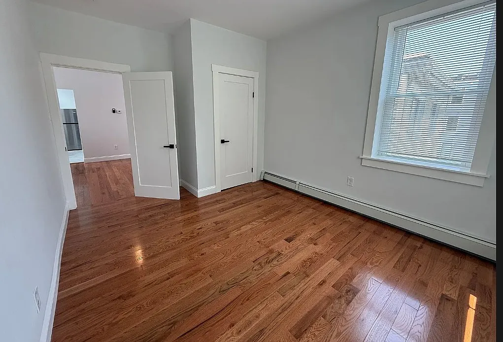 3 bed, 1700 sqft, $2,800 — Photo 2