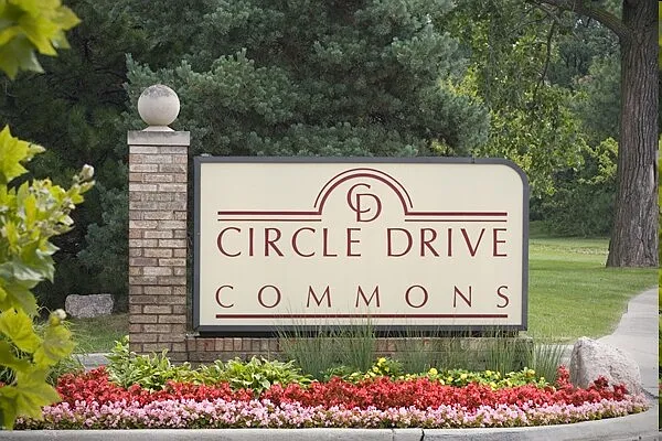 Circle Drive Commons — Photo 3