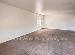 382 Acacia Ave APT R, Carlsbad, CA 92008