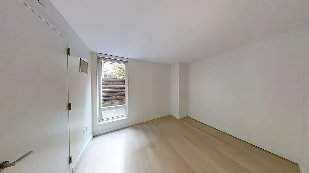 525 West 52nd Street — Photo 2