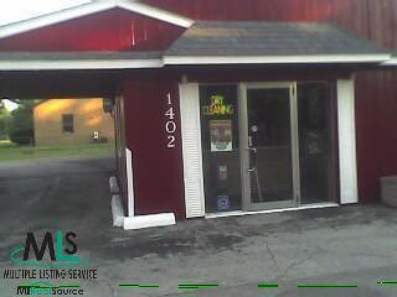 4th image of 1402 Lapeer Ave