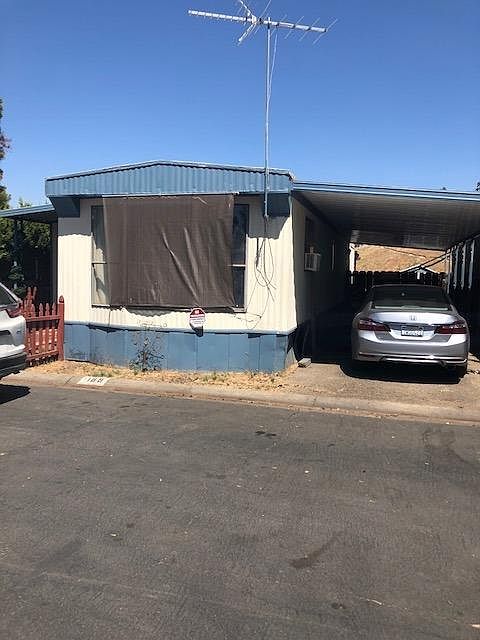 2nd image of 9360 N Blackstone Ave Spc 189