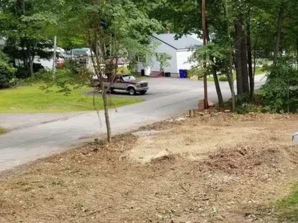 2 Shore Drive, Goffstown, NH 03045