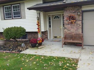 3922 W Pawnee Dr, La Porte, IN 46350