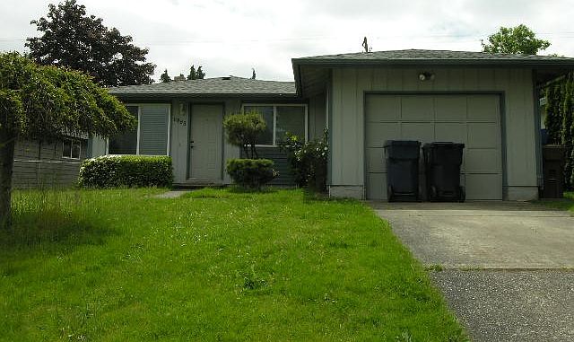1st image of 1622 E 62nd St