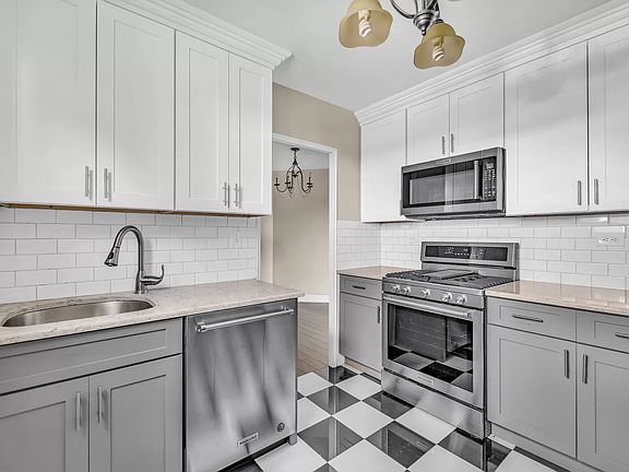 4th image of 5700 Arlington Ave APT 9X