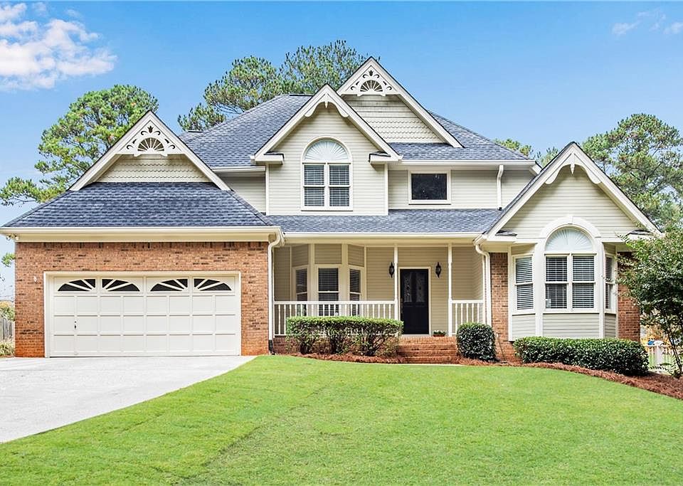 1st image of 241 Three Oaks Dr
