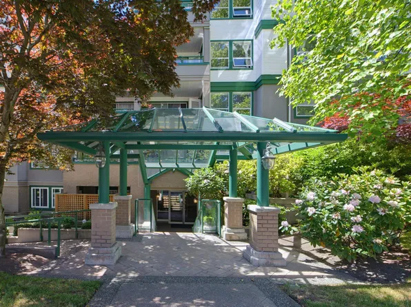 1575 Best St #104, White Rock, BC V4B 5K1