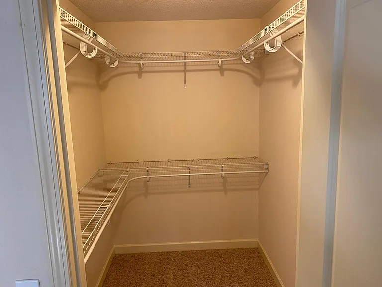 1020 Notting Hill Ct — Photo 24