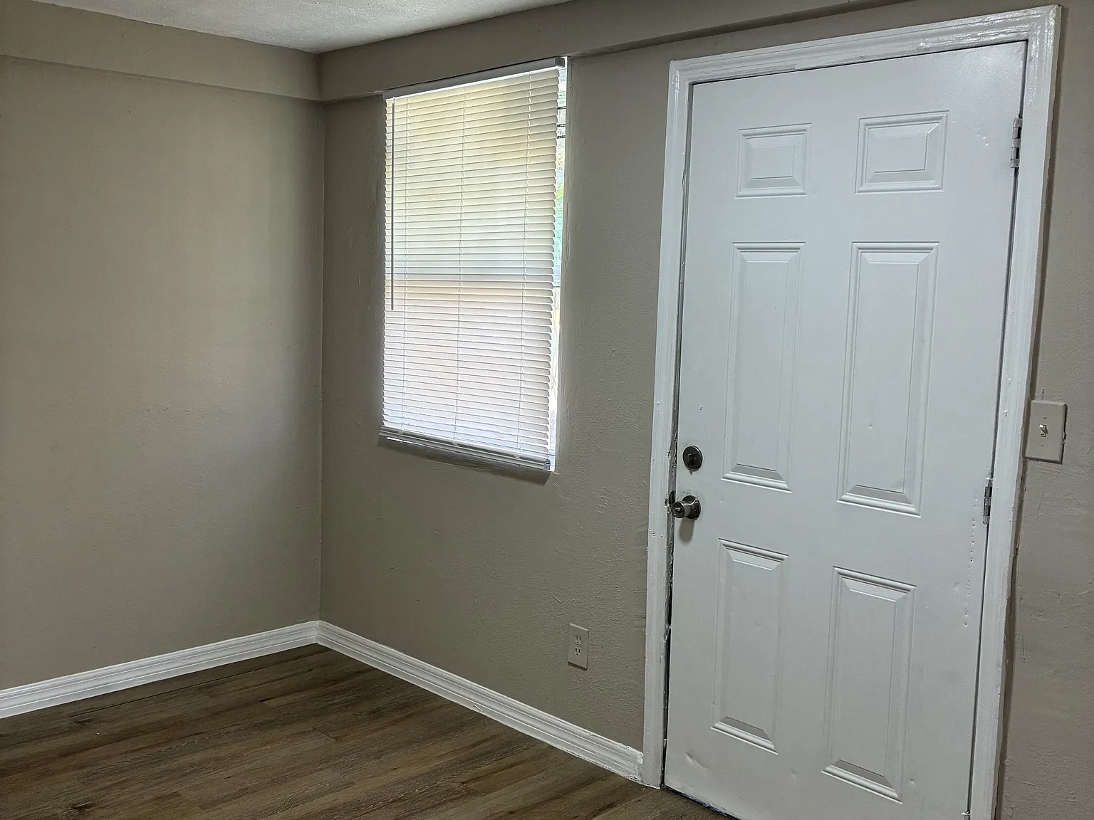 3309 N Pearl St — Photo 3