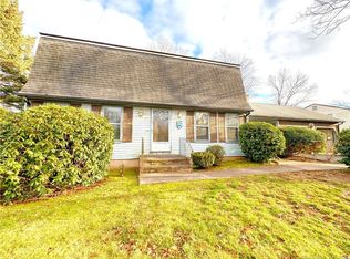 26 Ledgecrest Ter, Manchester, CT 06040