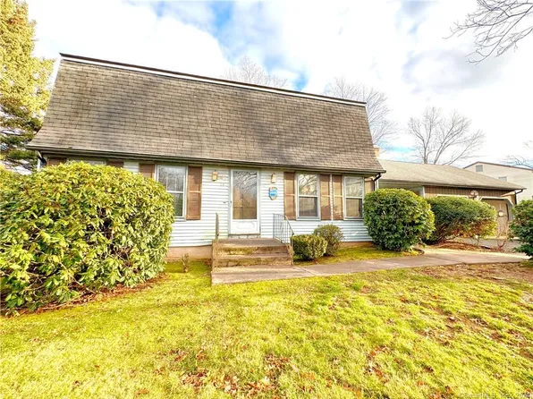 26 Ledgecrest Terrace, Manchester, CT 06040