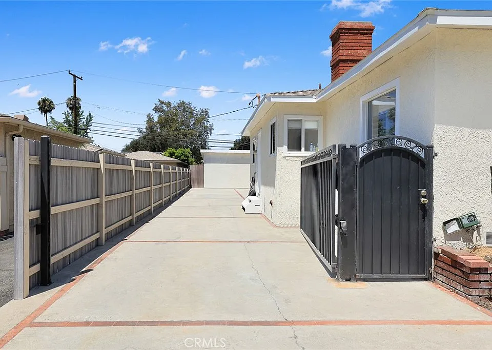 915 N Santa Anita Ave #B