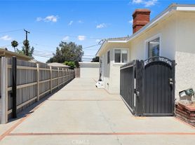 915 N Santa Anita Ave, Arcadia, CA