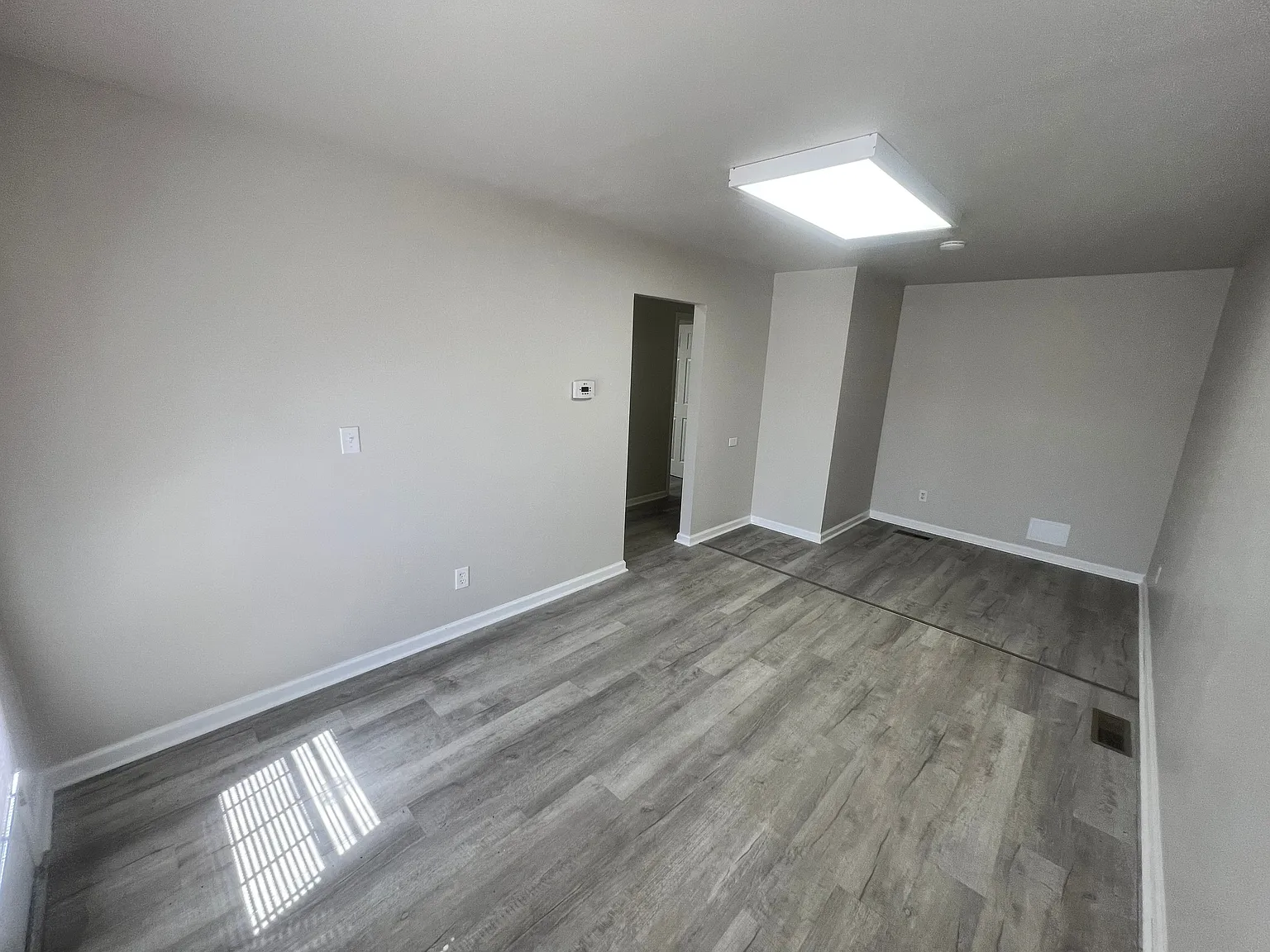 3 bed, 900 sqft, $925 — Photo 4